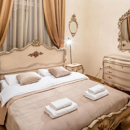 3 Bedrooms Royal Italian Style In An Austrian Building, Parking, Balcony Lviv Eksteriør bilde