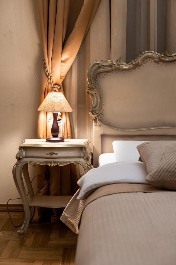 3 Bedrooms Royal Italian Style In An Austrian Building, Parking, Balcony Lviv Eksteriør bilde