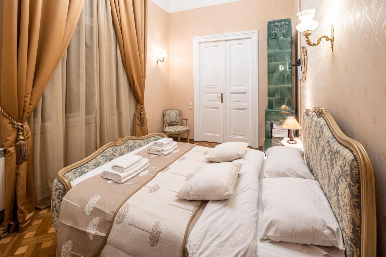 3 Bedrooms Royal Italian Style In An Austrian Building, Parking, Balcony Lviv Eksteriør bilde